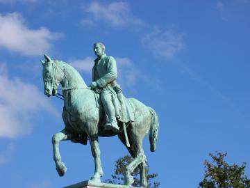 A capital's destiny: Brussels from the Dukes of Brabant to Belgian independence (recreation in town for kids from 10 to 13 years old)