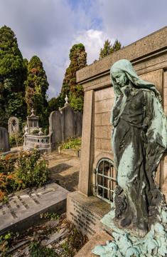 NOUVEAU * Dans les allées du cimetière du Dieweg