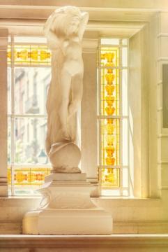 Féminisme, art et égalité des droits dans les oeuvres de l'hôtel de ville de Saint-Gilles